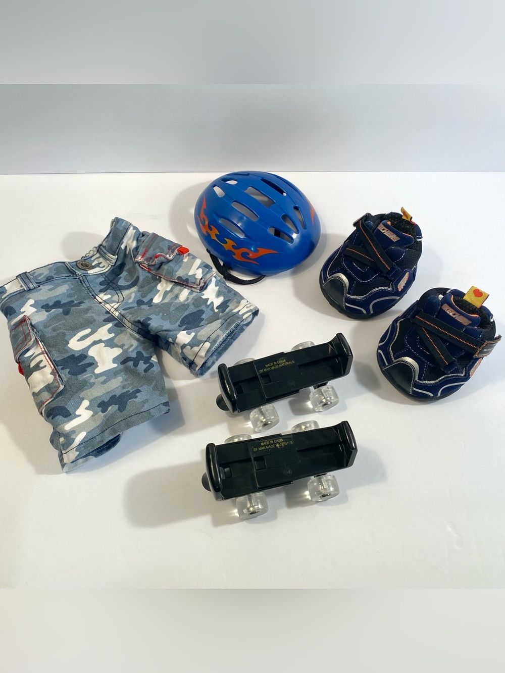 Build-A-Bear Skater Set Roller Skates Skechers Sneakers Camo Cargo Shorts Outfit